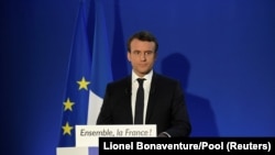 Эммануэль Макрон обращается к своим сторонникам вечером 7 мая 