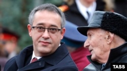 Председатель Мосгордумы Алексей Шапошников (слева)