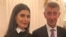 Керівник прокремлівської кримськотатарської організації «Кирим бірлігі» Таміла Безазієва з прем’єр-міністром Чехії Андреєм Бабішем під час офіційного прийняття у президента Чехії, 28 жовтня 2019 року