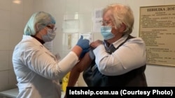 Вакцинація в геріатричному відділенні Бородянського психоневрологічного інтернату, Київська область, 18 квітня 2021 року
