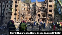 За словами міністра, розбір завалів триває, там є люди