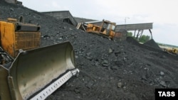 Сүлүктүдө көмүрдүн мол кору бар.