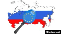 Орусиянын картасы өлкөнүн желегинин элесинде жана Европа Биримдигинин лупага элеси түшүрүлгөн байрагы. 