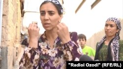 Зебуннисо Ғуломова, сокини маҳаллаи Заҳматобод мегӯяд, "мавҷудот"-и ниқобпӯшро ду дафъа дидааст