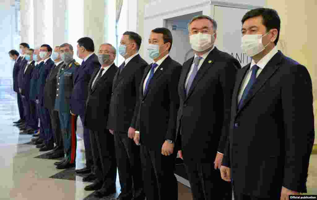 Садыр Жапаровдун&nbsp;Казакстандын мурдагы пезиденти Нурсултан Назарбаев менен жолугушуусу да белгиленген.