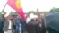 Азимбек Бекназаров Кумтөрдү улутташтыруу талабы боюнча митингде. Бишкек, 24-апрель, 2013.  