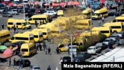 Завтра с утра все водители маршрутных такси вернутся к работе. На закрытой встрече инициативной группы с руководством были оговорены все девять требований, выдвинутых бастующими