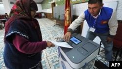 Қирғизистонда ўтган сайловлардан биридан олинган сурат.