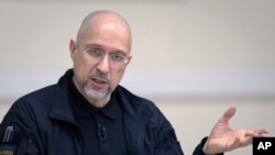 «Ми мобілізуємо всю необхідну кількість особового складу, щоб покрити всі наші втрати і сформувати невеликі резерви», – сказав міністр