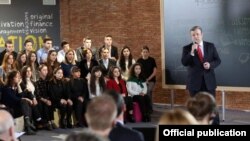 На встрече со студентами в Технологическом парке премьер Георгий Квирикашвили в течение пяти минут обрисовал контуры реформы профессионального образования
