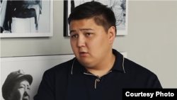 Тай-Мурас Ташиев. Видеодон алынган сүрөт. Архив