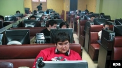 Интернет-кафе в Китае. Именно требования Китая вынудили интернет-гигантов вырабатывать кодекс сетевого поведения