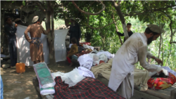 رحیم الله هشت عضو خانواده‌اش را در زلزله از دست داد
