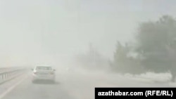 Türkmenistanyň giňişliginde duzly we tozanly tupanlar ýygy-ýygydan gaýtalanýar.