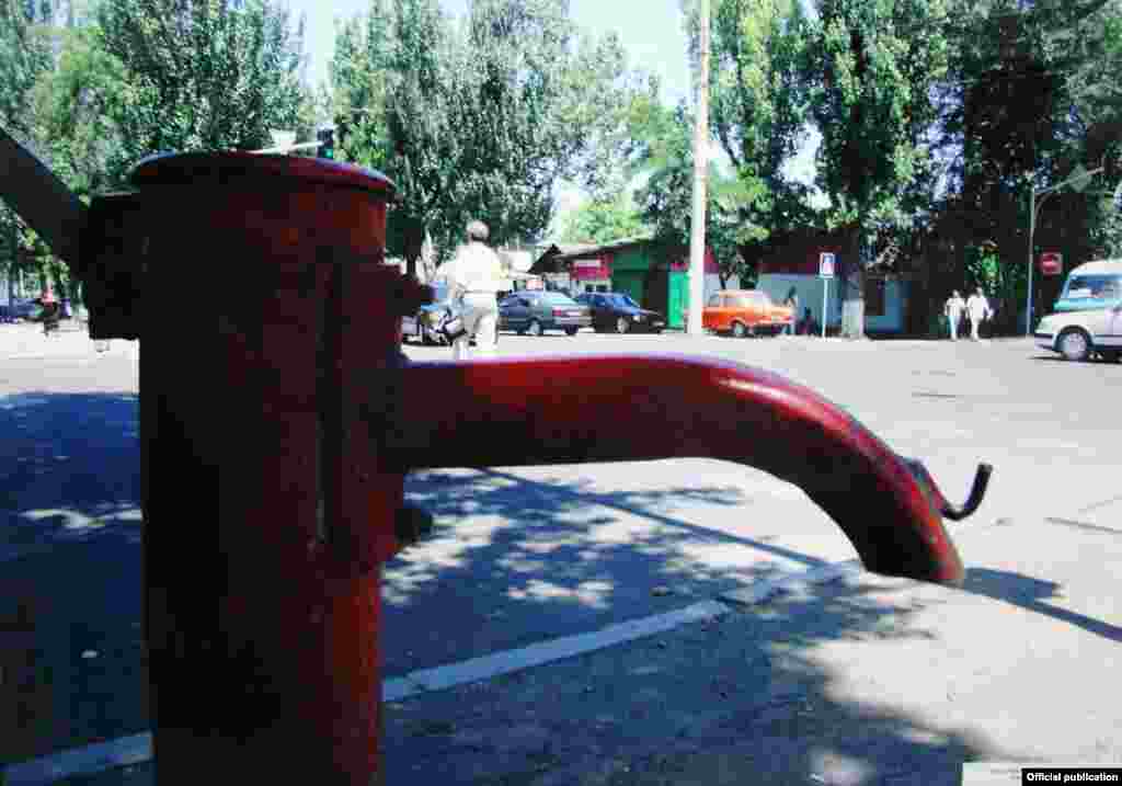 Кыргызстанда суу жүгүргөн түтүк, арыктар начар болгондуктан суунун 50 пайызы коромжуга учурайт экен.