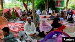 شماری از خانواده های افغان در اسلام آباد(آرشیف)