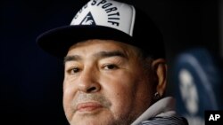 Легендарлуу футболчу 25-ноябрда жүрөгү кармап көз жумган. 