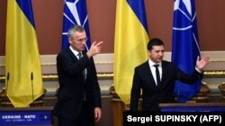 Президент України Володимир Зеленський і генеральний секретар НАТО Єнс Столтенберґ на пресконференції в Києві, 31 жовтня 2019 року