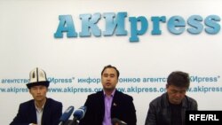 “Манас Эл”, “Ак Шумкар Кут” уюмдарынын өкүлдөрү маалымат жыйынында, 3-июнь, 2010