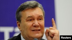 Ռուսաստան - Ուկրաինայի նախկին նախագահ Վիկտոր Յանուկովիչը ասուլիս է տալիս Դոնի Ռոստովում, 28-ը նոյեմբերի, 2016թ․