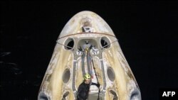 Crew Dragon տիեզերանավի Resilience մոդուլը վերադարձել է Երկիր, Ֆլորիդայի նահանգ, ԱՄՆ, 2 մայիսի, 2021թ.