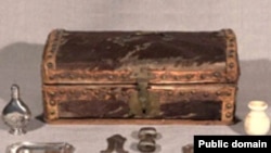 Набор инструментов для обрезания XVIII век. Обрезание
является на сегодня самой эффективной защитой от СПИДа