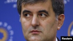 Созар Субари сегодня весь день избегал журналистов. Тем более что заключение его ведомства вызвало недовольство не только у оппозиционеров, без всякого восторга его восприняли и в неправительственном секторе