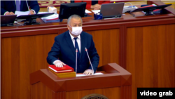 Кубатбек Боронов премьер-министрлик кызматка киришерде ант берген учуру. Бишкек. 30-июнь, 2020-жыл. 