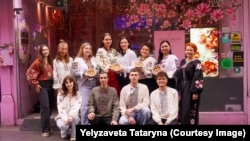 У закладі можна скуштувати веганські десерти, борщ, вареники