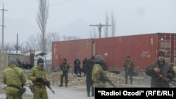 На границе Таджикистана и Кыргызстана. Иллюстративное фото.