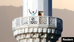 Ymam “türkmençiligi, milli däp-dessurlary aradan aýyrmaly” diýen düşünjäniň ýalňyşdygyny hem belläp geçdi