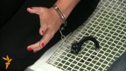 ВІЛ-інфіковані прикувалися до ліжок