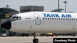 Самолет авиакомпании "Точик Эйр"