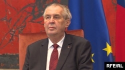 «Гадаю, що зброя для України – конче необхідна, так, але конче необхідна з долею здорового глузду», сказав Мілош Земан