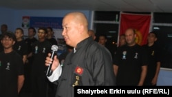 Кубанычбек Төрөбаев Винг Чунг Кунг Фу мектебинин ачылыш аземинде. Дубай, 2011-жылдын 5-апрели.