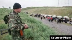 Кыргызские пограничники на месте событий.