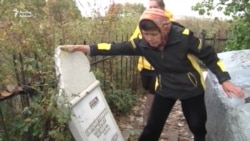 Вандаллар Мөҗәвир хәзрәтнең кабер ташын ваткан