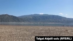 Токтогул суу сактагычына акыркы 2-3 жылдан бери суу аз чогулууда. 2022-жылы тартылган сүрөт.