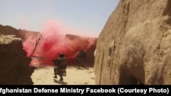 نیرهای افغان در جریان عملیات نظامی