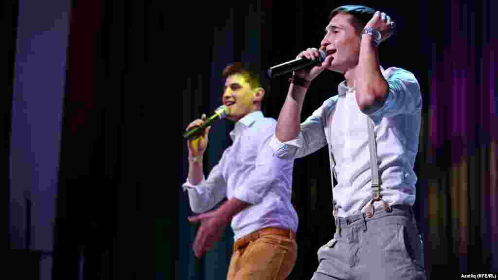 (у) Рәдиф һәм Рүзәл Әхмәдиевләр