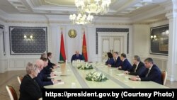 Нарада Аляксандра Лукашэнкі з урадам. Архіўнае фота