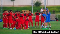 Тренировки сборной Кыргызстана в Узбекистане.