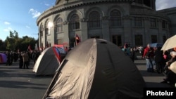 Արխիվ - Ընդդիմության վրանային ճամբարը Ազատության հրապարակում, 1-ը հոկտեմբերի, 2011թ․