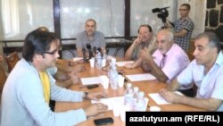 Սահմանադրական փոփոխություններին ընդդիմացող մի շարք ուժեր այսօր համատեղ հռչակագիր ստորագրեցին, 19-ը սեպտեմբերի, 2015թ․