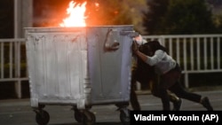 Столкновения митингующих с милицией. Ночь на 6 октября 2020 года. 