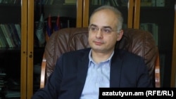 Լևոն Զուրաբյան, արխիվ