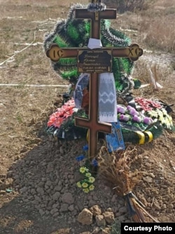 Могила Артема Конищева. Фото з особистого архіву родини