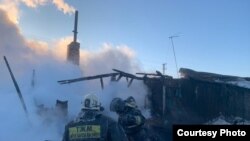 Сгоревший дом в селе Боголюбово Кызылжарского района Северо-Казахстанской области. 15 марта 2021 года.