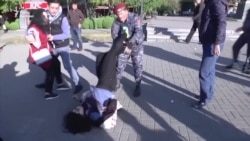Вірменська поліція затримує активістів під час протестів у Єревані (відео)