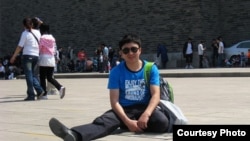 Блогер Ертай Нусипжан, владеющий несколькими языками.